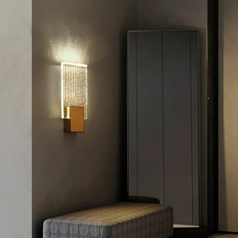 ÉléganceLumi - Applique Murale en Cristal Doré - Rynova