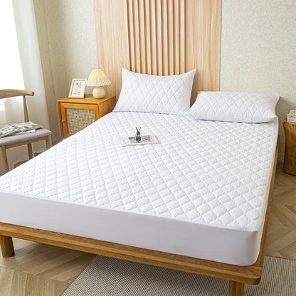 AquaMat - Protège-Matelas Imperméable avec Drap-Housse Ajusté - Rynova