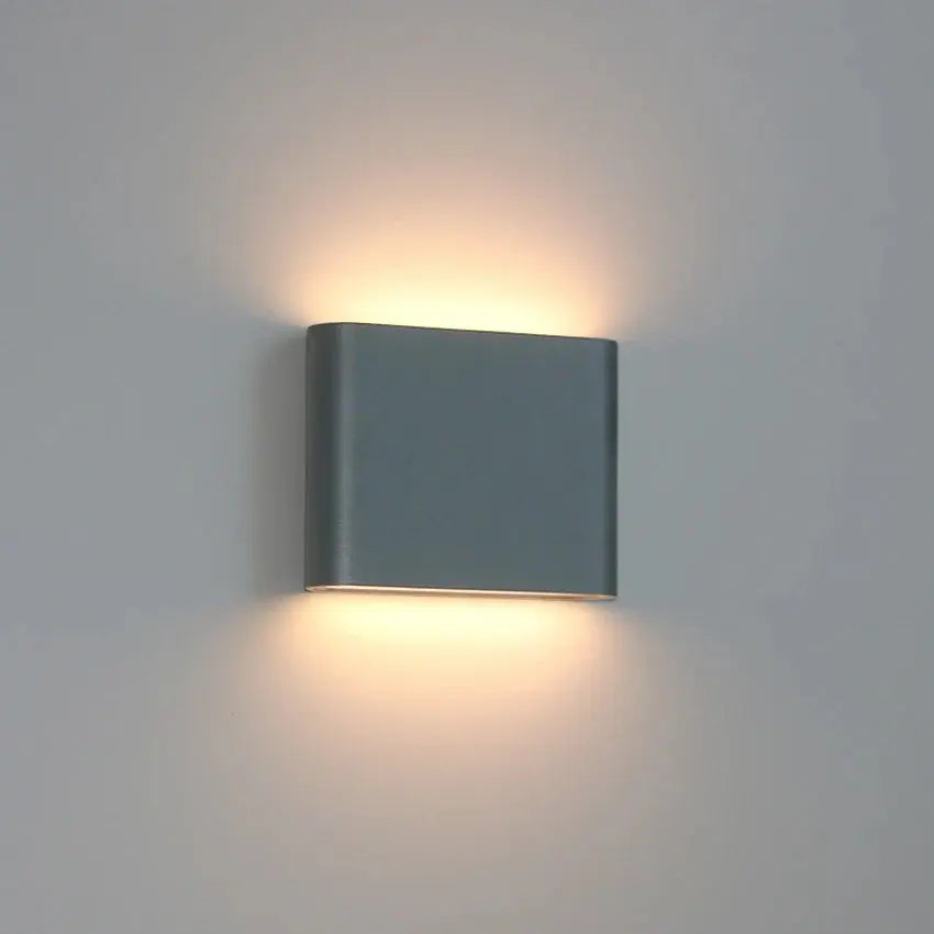 LumièreBrillante – Applique Murale LED Étanche, Éclairage Extérieur Durable - Rynova