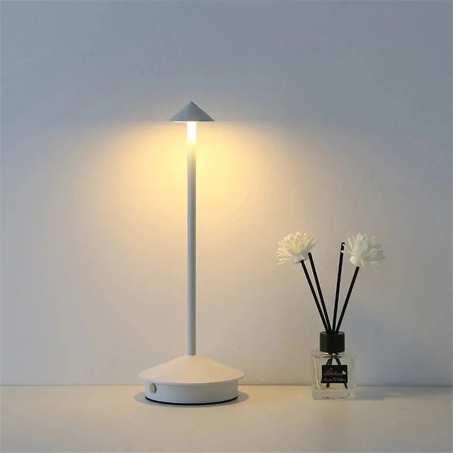 Lampe de Table Design Inspirée par DartCandle - Rynova
