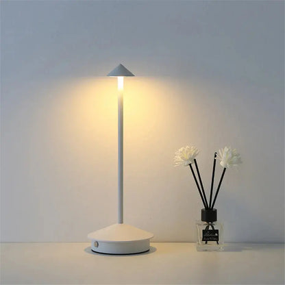 Lampe de Table Design Inspirée par DartCandle - Rynova