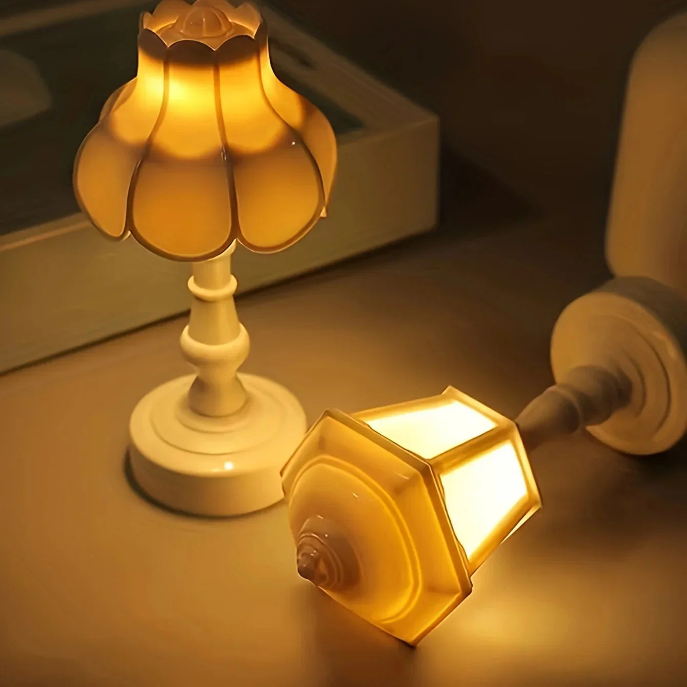 LumièreGéométrique – Lampe de Table LED Rechargeable au Design Unique - Rynova