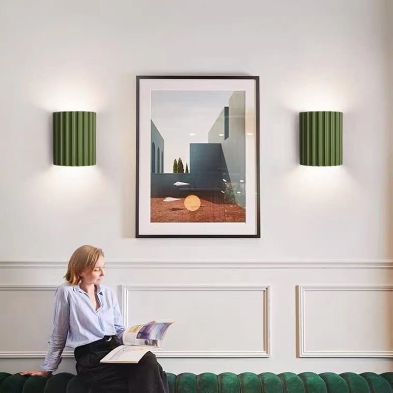 Lumière Courbée - Applique Murale Moderne pour Ambiance Élégante - Rynova