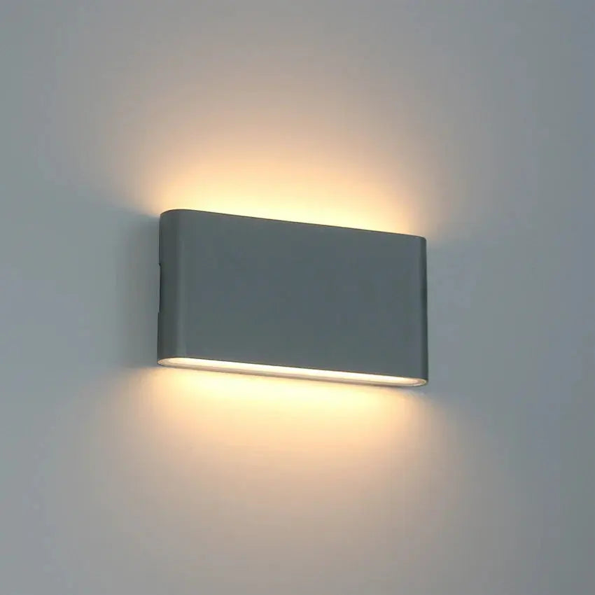 LumièreBrillante – Applique Murale LED Étanche, Éclairage Extérieur Durable - Rynova