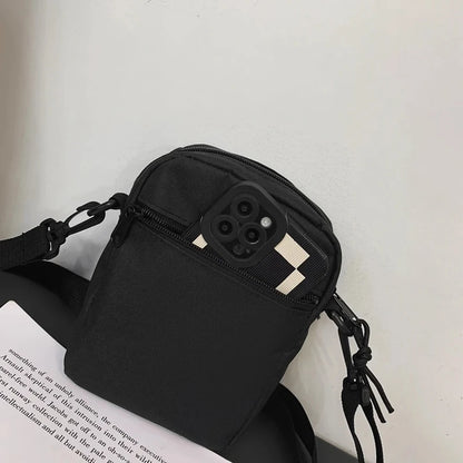 Sacoche Nomade – Sac de Poitrine Minimaliste Fonctionnel, Petit Sac Bandoulière Pratique et Élégant - Rynova