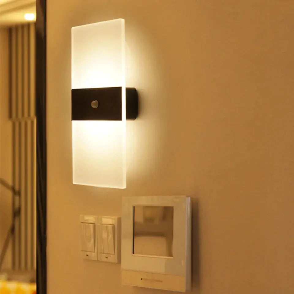 Lumière Éclatante - Applique Murale Tactile Rechargeable USB - Rynova