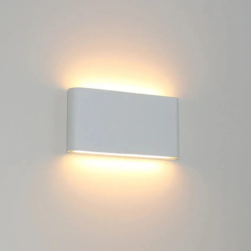 LumièreBrillante – Applique Murale LED Étanche, Éclairage Extérieur Durable - Rynova