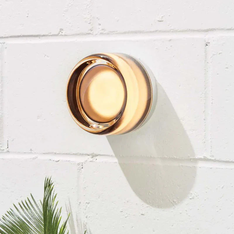 LumaDôme - Applique Murale Élégante avec Éclairage Doux et Design Moderne - Rynova