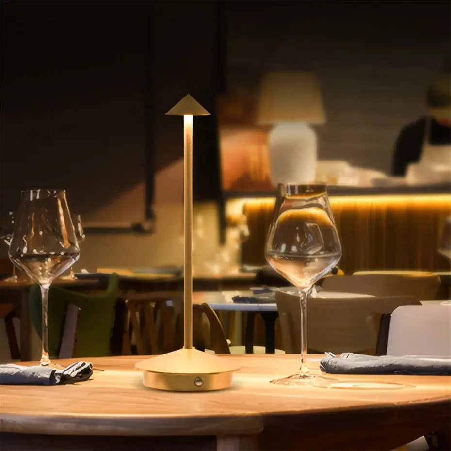 Lampe de Table Design Inspirée par DartCandle - Rynova