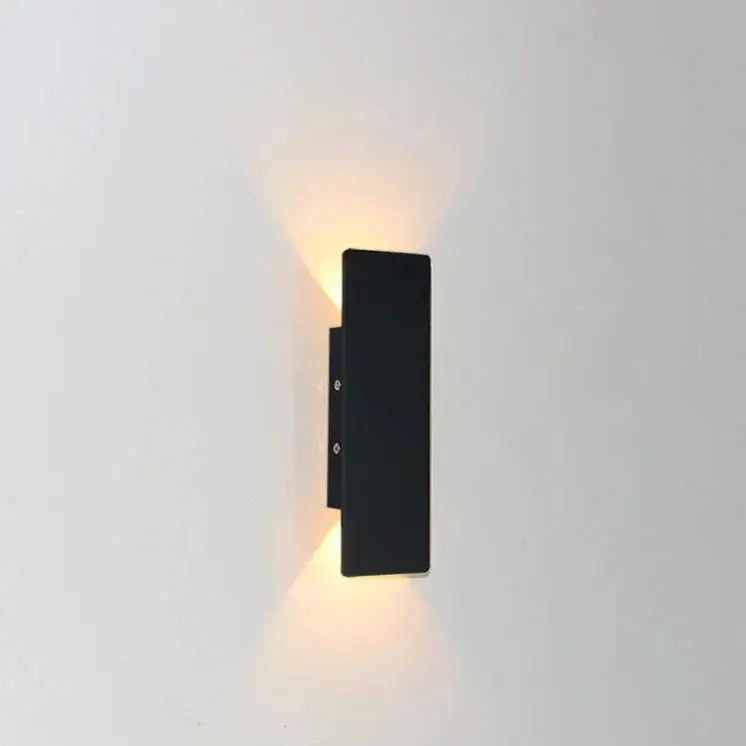 LumièreÉclat - Luminaire Mural LED Moderne et Élégant - Rynova