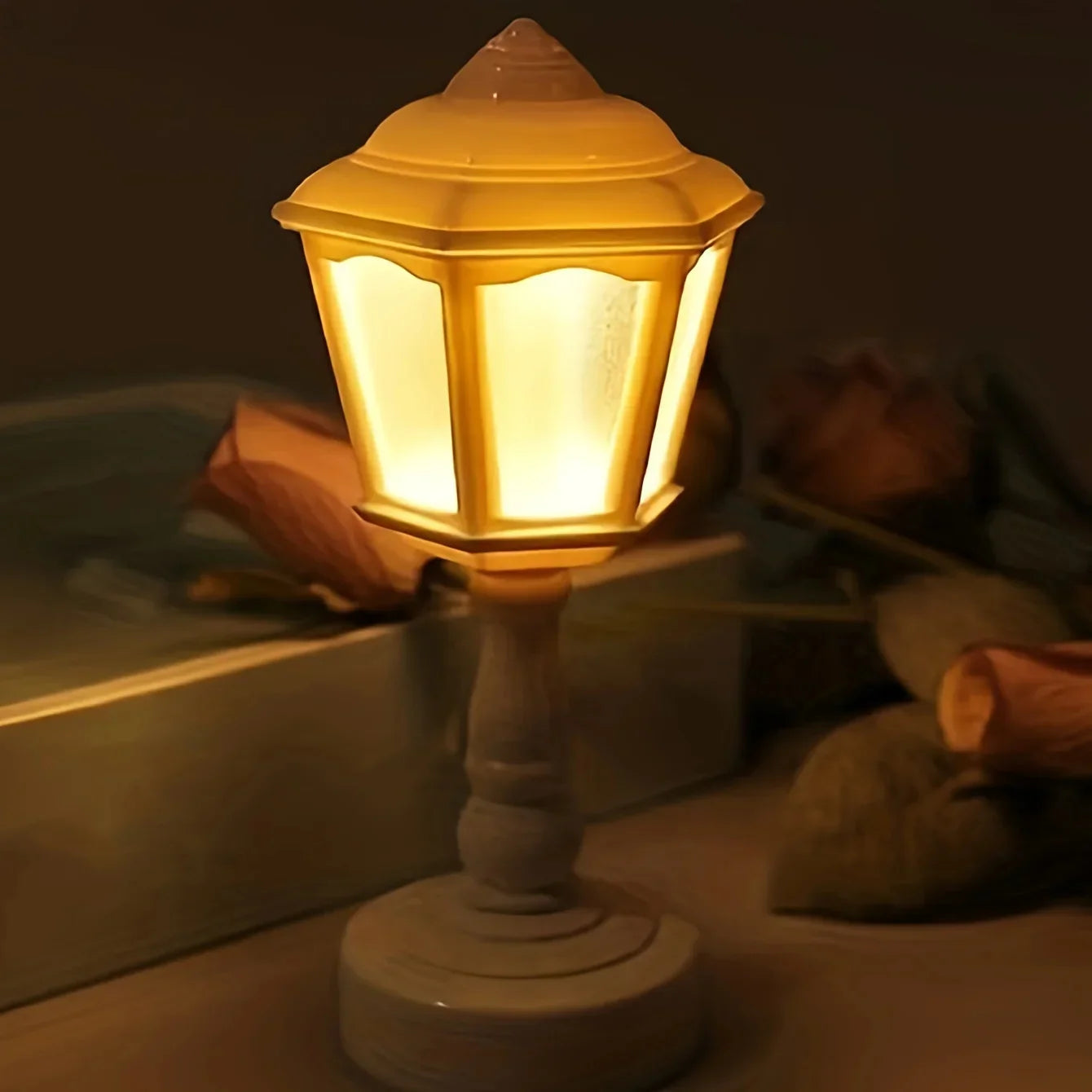LumièreGéométrique – Lampe de Table LED Rechargeable au Design Unique - Rynova