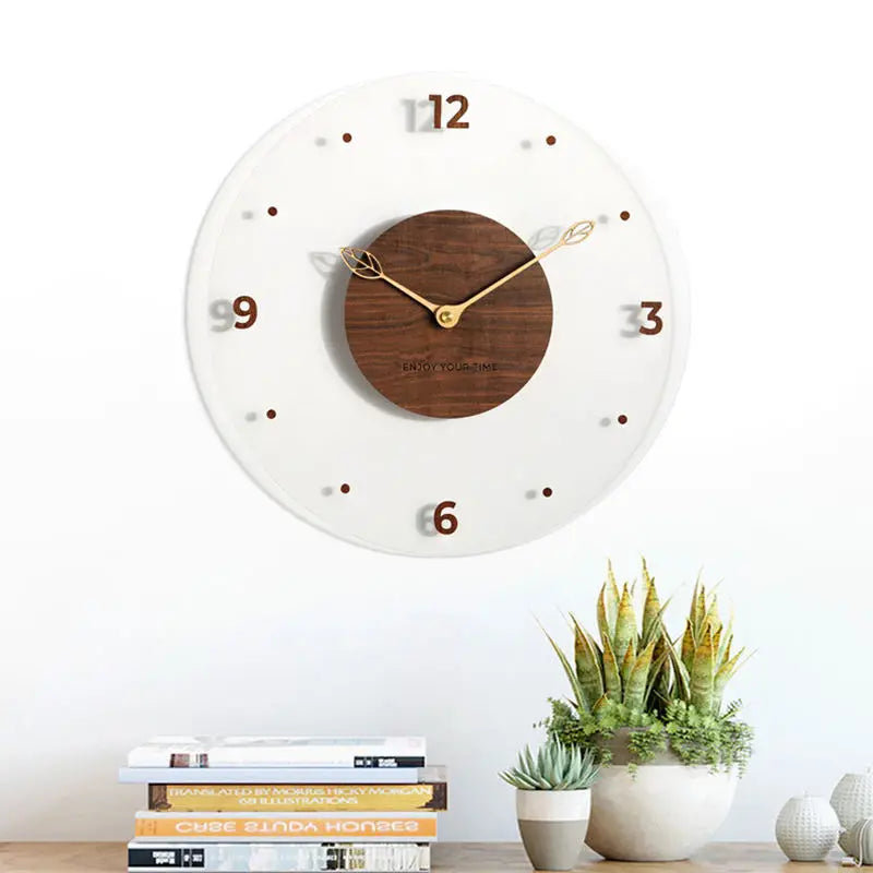 Horloge Murale Noisera – Élégance Naturelle en Bois de Noyer - Rynova