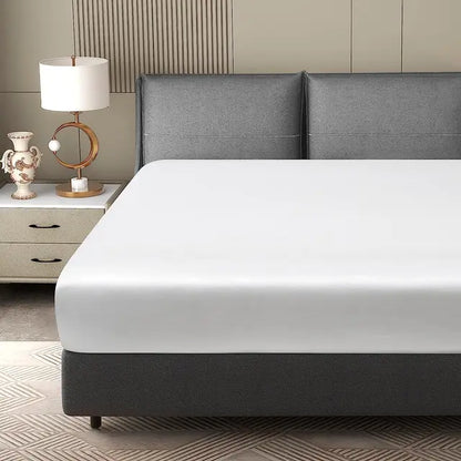 VeloursLisse – Housse de Matelas Satinée pour un Sommeil Douillet - Rynova