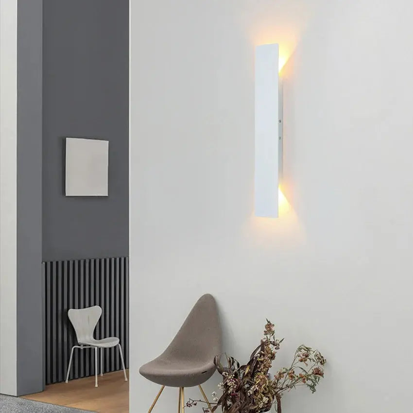 LumièreÉclat - Luminaire Mural LED Moderne et Élégant - Rynova