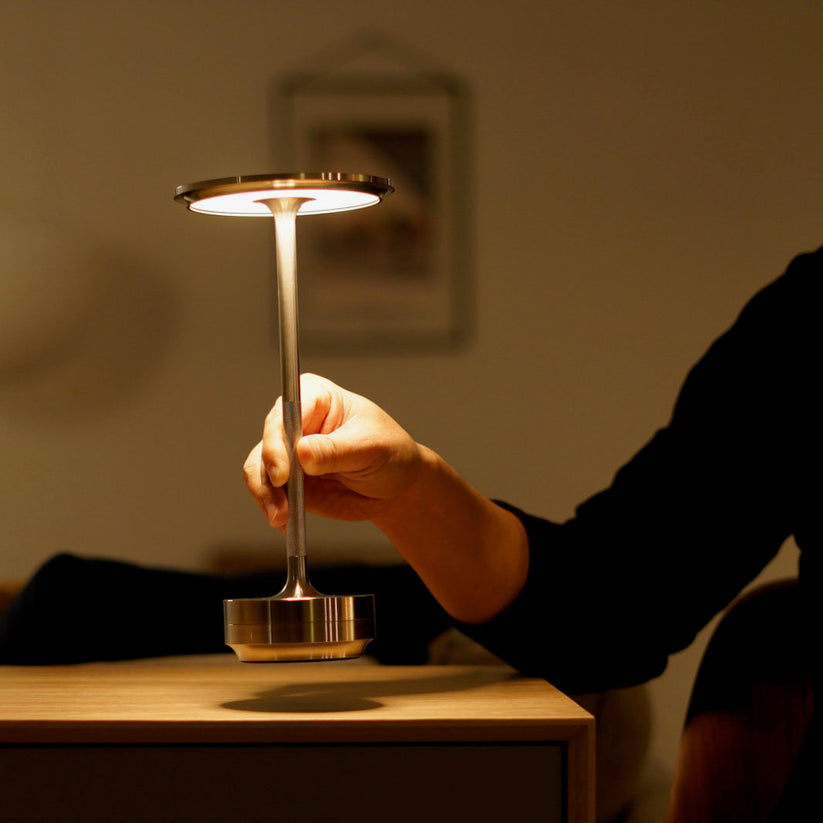 LumiArt - Lampe à Poser Contemporaine et Épurée - Rynova