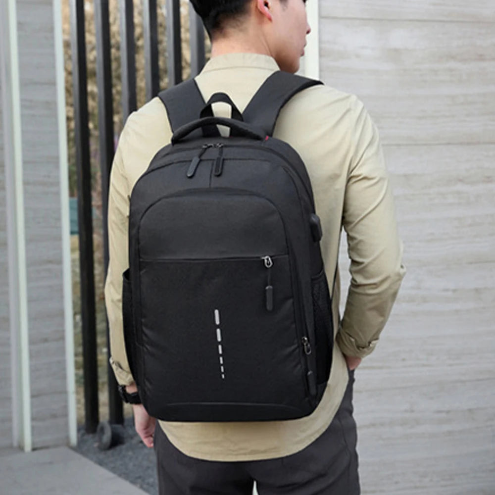 NomadeAffaires – Sac à Dos pour Hommes Grande Capacité, Sac d'Ordinateur de Voyage d'Affaires, Élégant et Fonctionnel - Rynova