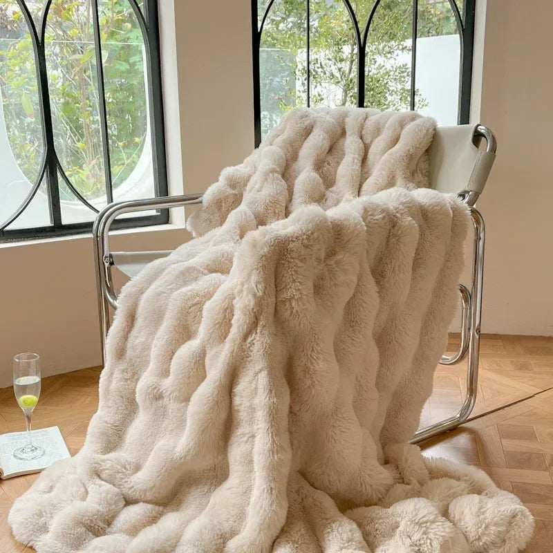 LuxFluff - Plaid en Fourrure Luxe pour Lit et Canapé - Rynova