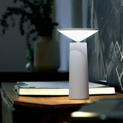 FlexiLume – Lampe LED Extérieure avec Bras Ajustable et Éclairage Pivotant - Rynova