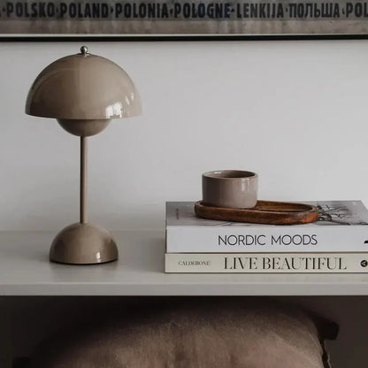LunarGlow - Lampe de table LED pour une ambiance élégante - Rynova