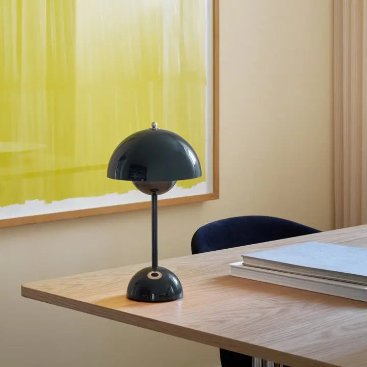 Lumière Lunaire - Lampe de Table LED pour une Ambiance Moderne - Rynova