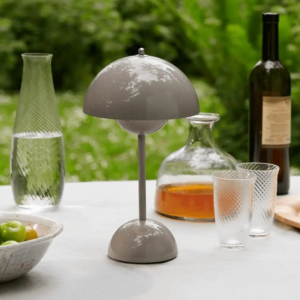 LunarGlow - Lampe de table LED pour une ambiance élégante - Rynova