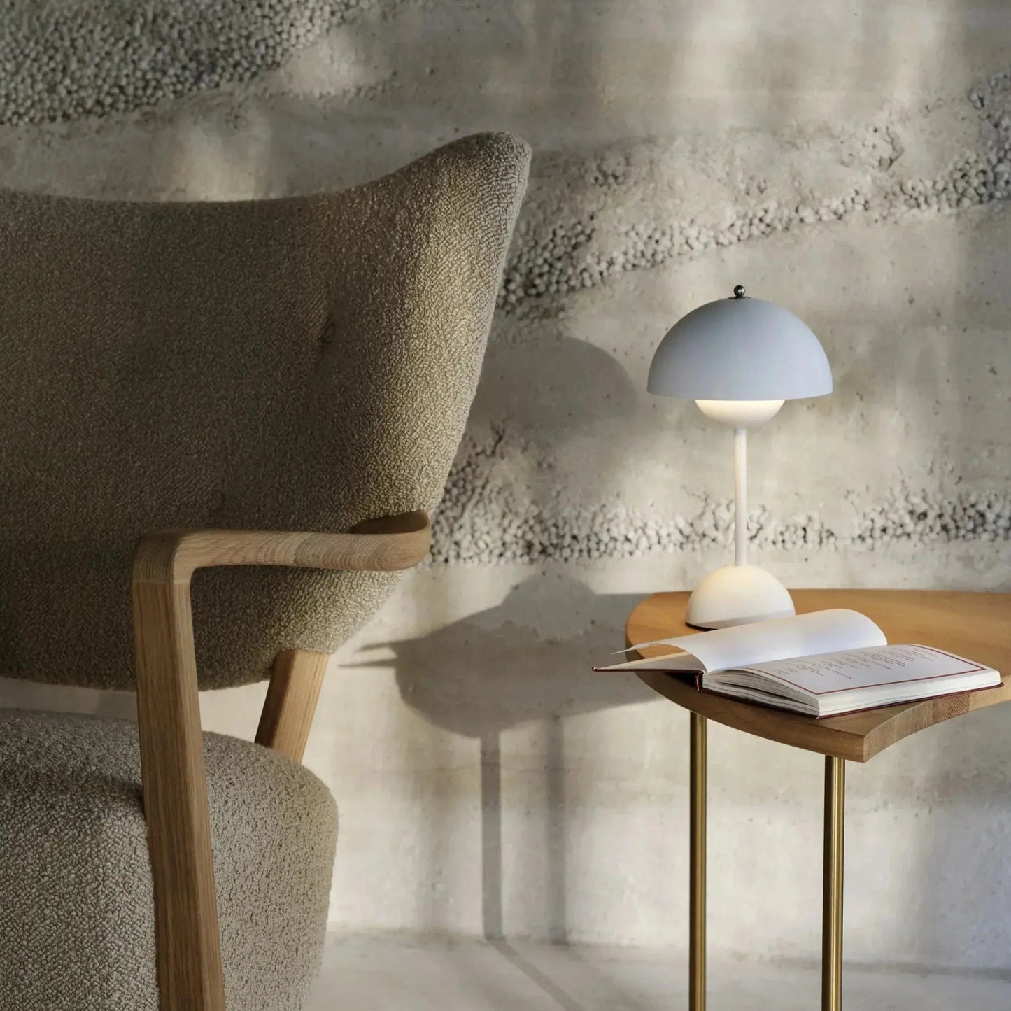 Lumière Lunaire - Lampe de Table LED pour une Ambiance Moderne - Rynova