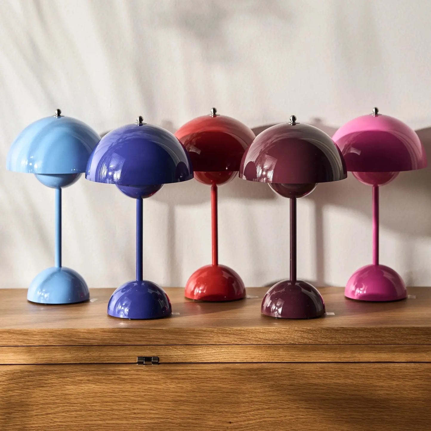 Lumière Lunaire - Lampe de Table LED pour une Ambiance Moderne - Rynova