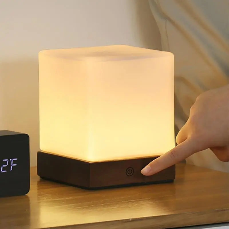 LumioCube - Lampe de Table LED Sans Fil à Batterie pour Bureau Design Nordique - Rynova