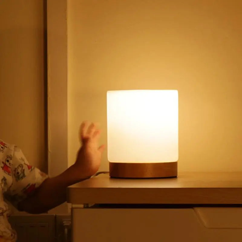 LumiGlow - Mini Lampe de Table en Verre Cylindrique avec Éclairage Activé par Touche à 360 Degrés - Rynova