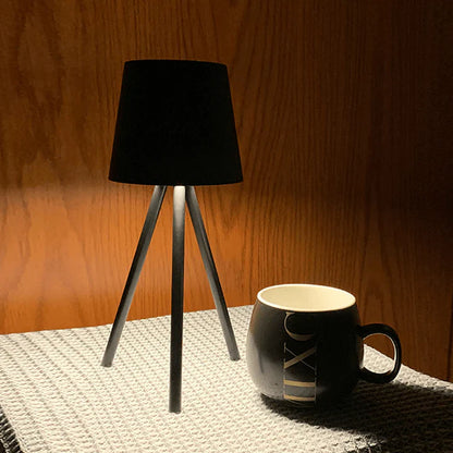 ÉléganceLum – Lampe de table moderne et raffinée - Rynova