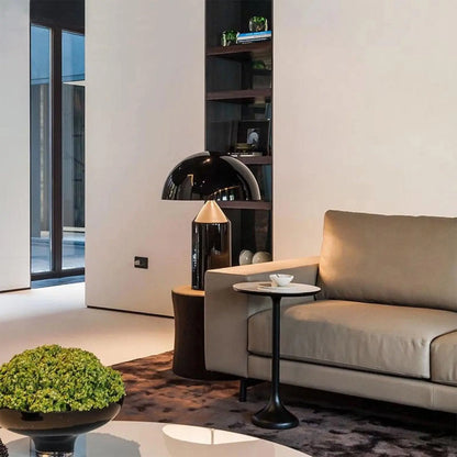 LumièreMétal – Lampe de Table en Métal Moderne - Rynova