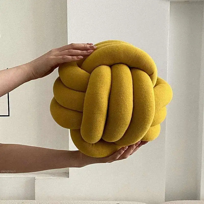 Coussin de lancer en balles nouées décoratives PlushKnot - Rynova