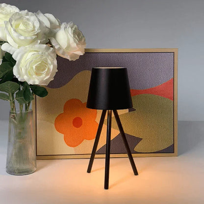 ÉléganceLum – Lampe de table moderne et raffinée - Rynova