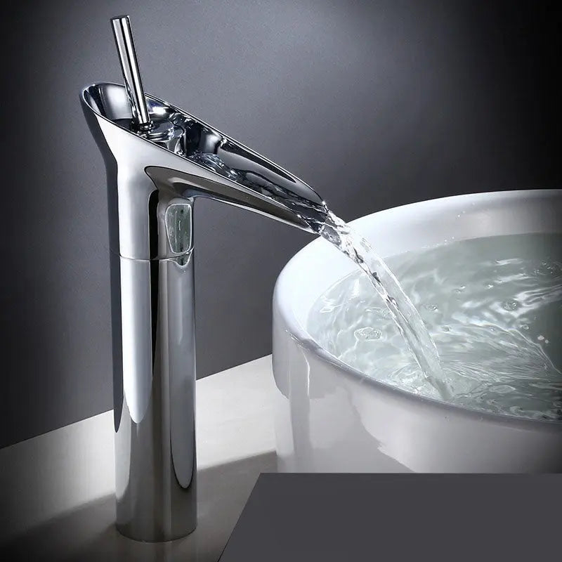 CascadeVintage – Robinet de Lavabo Cascade au Design Antique - Rynova