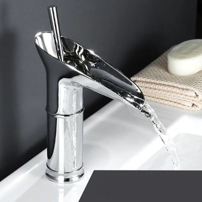 CascadeVintage – Robinet de Lavabo Cascade au Design Antique - Rynova