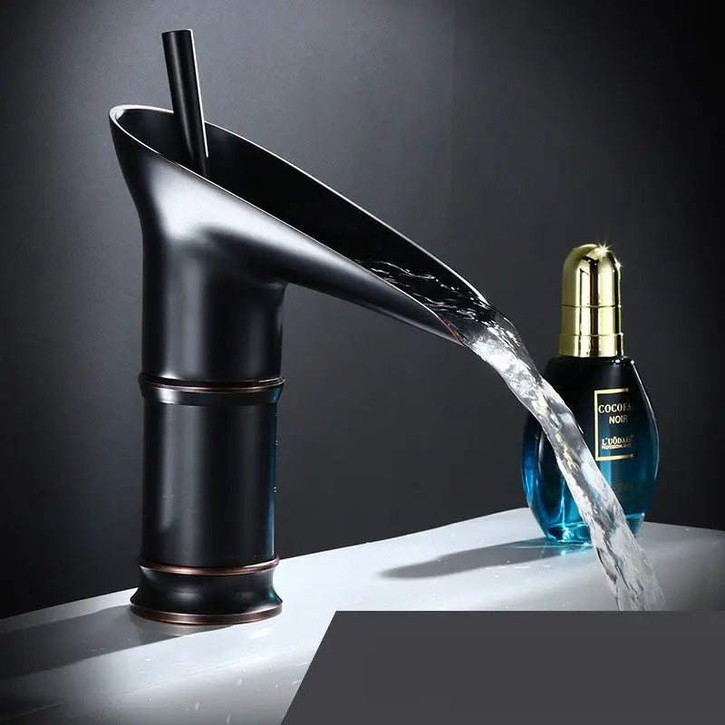 CascadeVintage – Robinet de Lavabo Cascade au Design Antique - Rynova