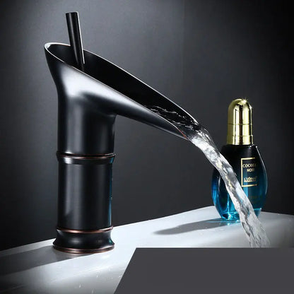CascadeVintage – Robinet de Lavabo Cascade au Design Antique - Rynova