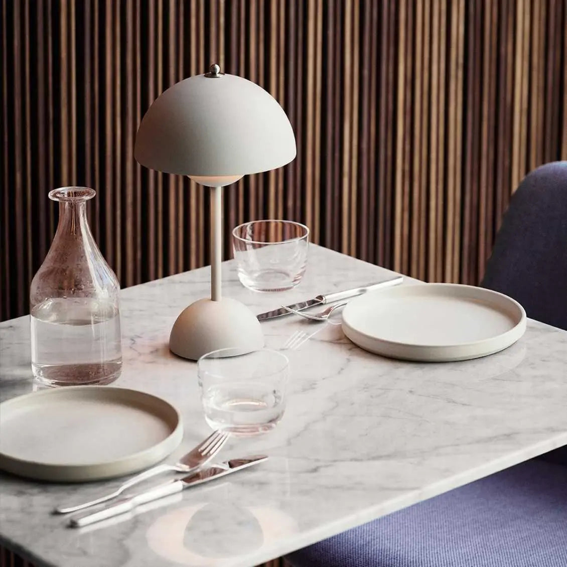 Lumière Lunaire - Lampe de Table LED pour une Ambiance Moderne - Rynova
