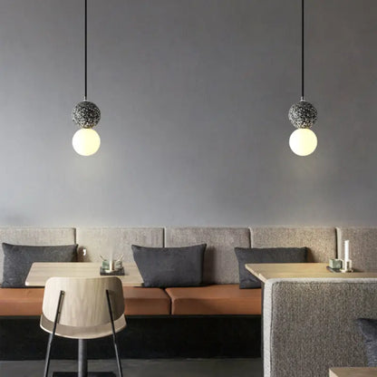 Luminaires suspendus à LED modernes LuxBright Valentina en forme de globe pour table à manger - Rynova