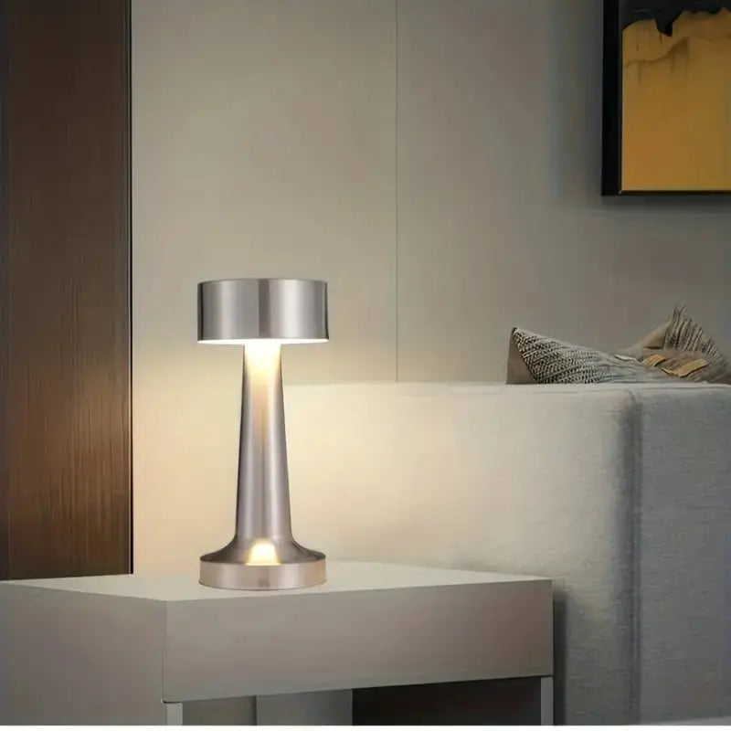 LumièreÉpoque - Lampe de Table Rétro Élégante - Rynova