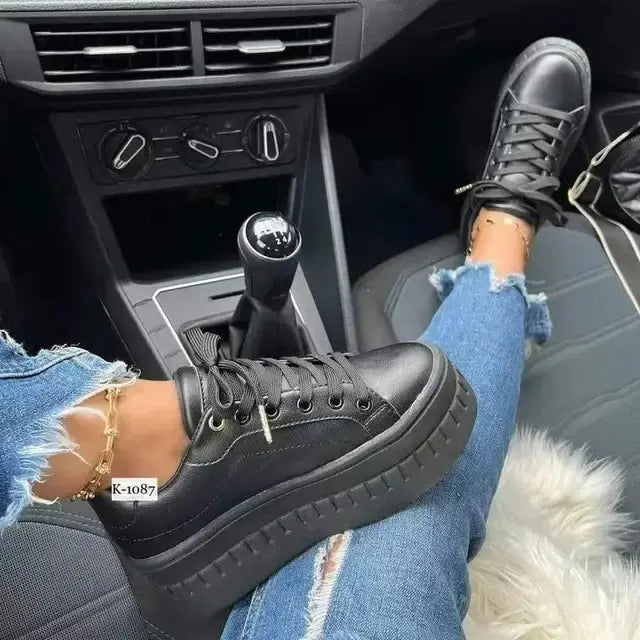 EleganceLift - Chaussures à plateforme en cuir pour femmes - Rynova