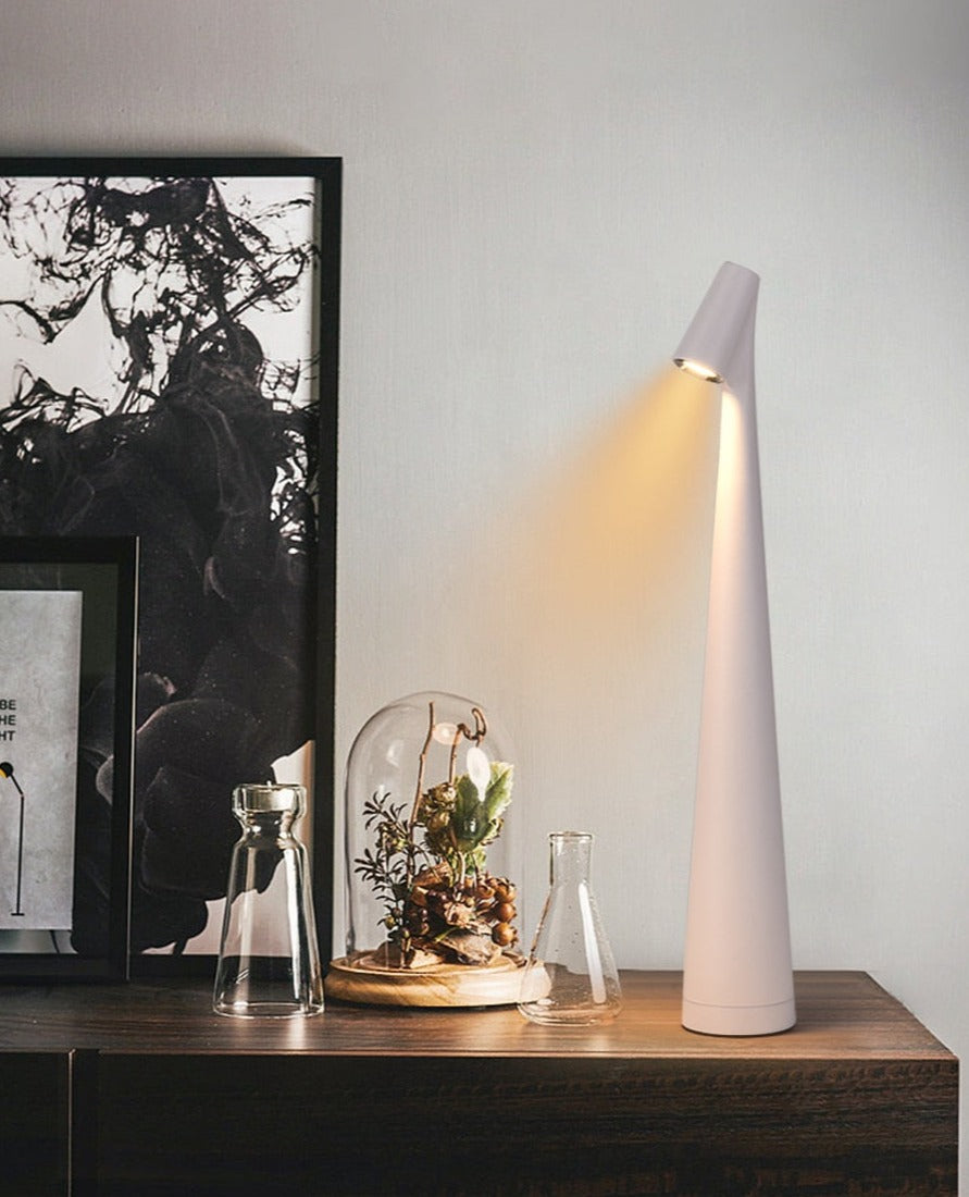 LumiMaître - Lampe de Table LED Rechargeable | Design Moderne et Fonctionnel | Éclairage Ambiant Durable - Rynova