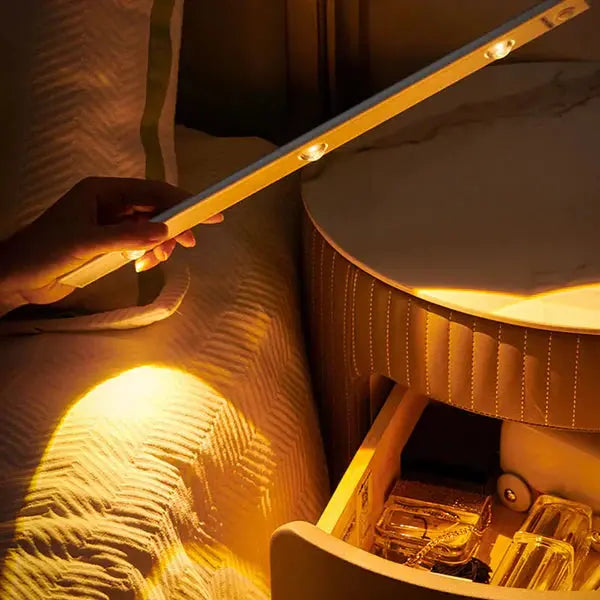 LumiSmart – Lampe LED Intelligente Sans Fil avec Détecteur de Mouvement - Rynova