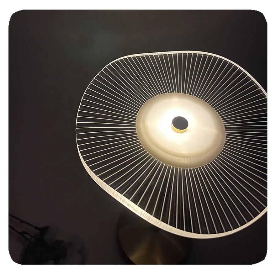 LuxeUrbain - Lampe de Table LED Moderne - Rynova