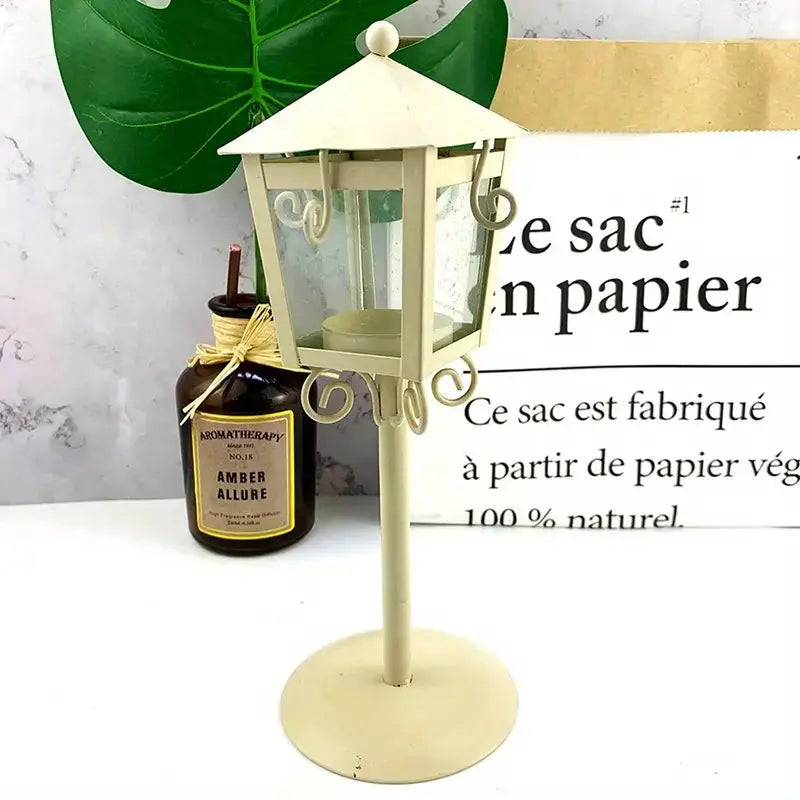 ÉclatRétro - Porte-Bougie en Métal Élégant avec Design Pavillon - Rynova