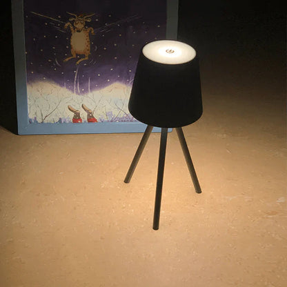 ÉléganceLum – Lampe de table moderne et raffinée - Rynova