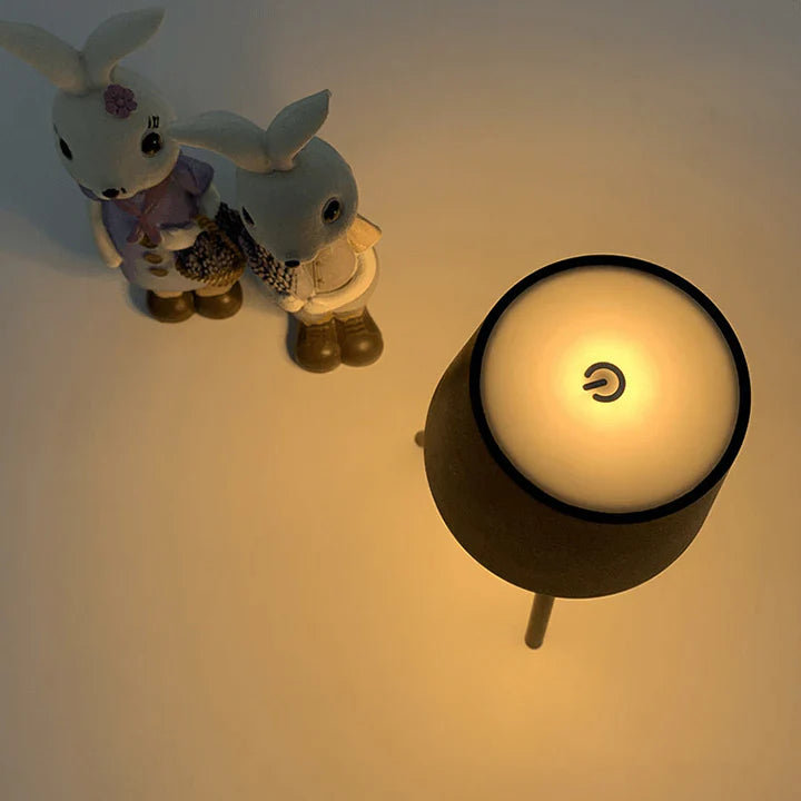 ÉléganceLum – Lampe de table moderne et raffinée - Rynova