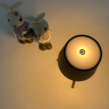 ÉléganceLum – Lampe de table moderne et raffinée - Rynova