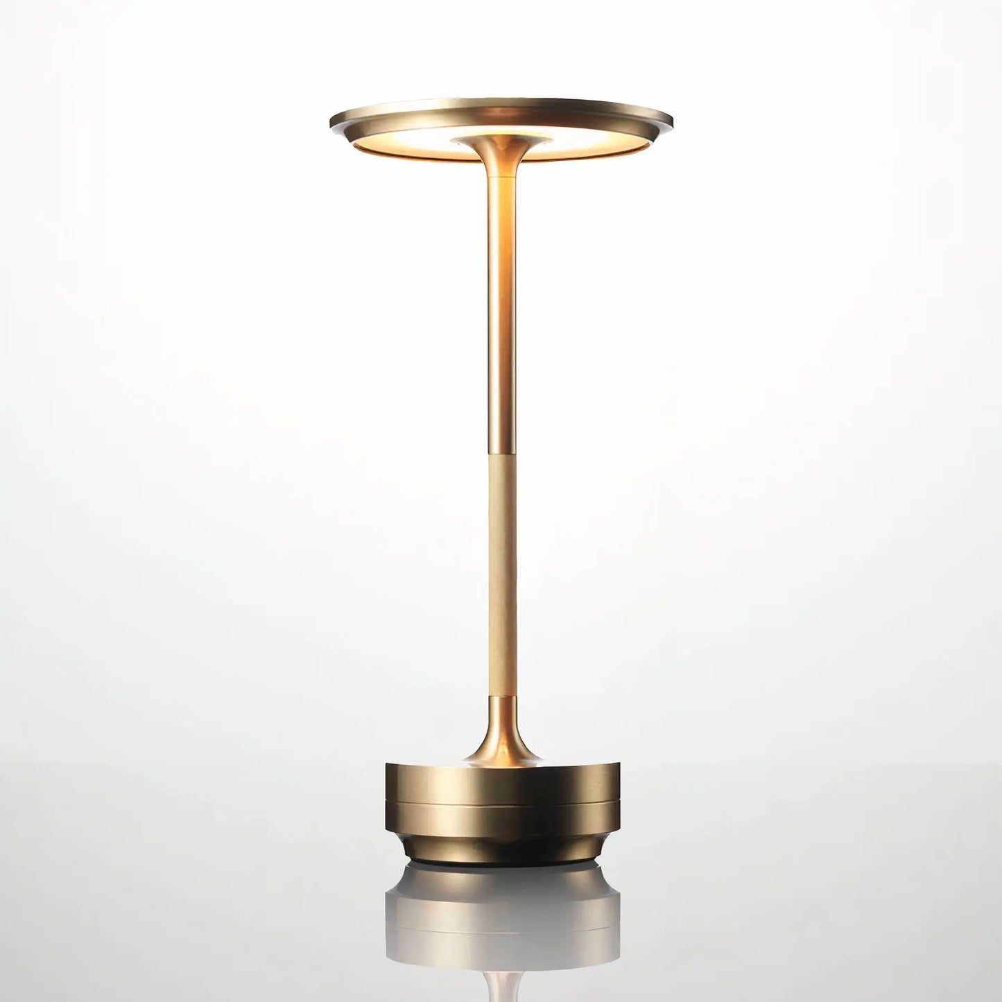 LumenArt - Lampe de Table Élégante de Thomas - Rynova