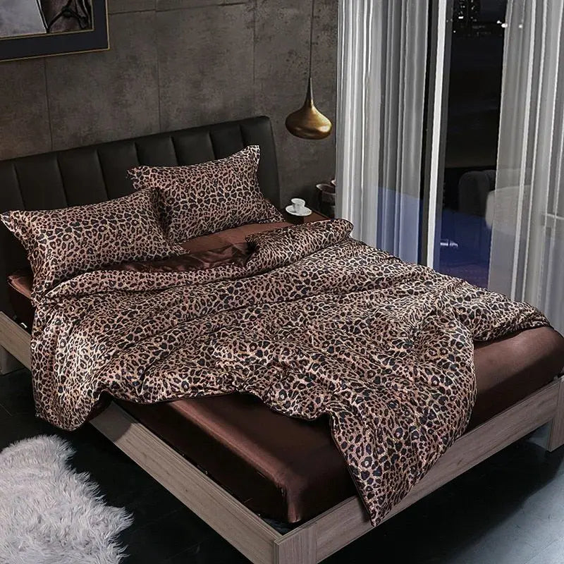 SatinLuxe - Ensemble de Literie en Satin de Soie (4 Pièces) - Housse de Couette, 2 Taies d’Oreiller et Drap - Rynova